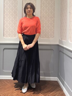 「grove（グローブ）の【シリーズ累計36万枚/UVカット・ひんやり・洗濯機OK】やわらかドライタッチ 五分袖クルーネックニット（ニット/セーター、レッド系）」を使った、manaさん（レディース・162cm）の春コーディネート