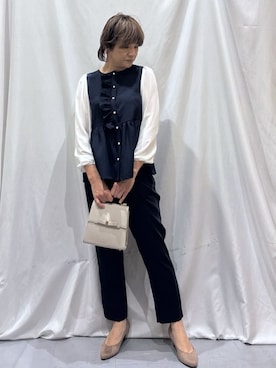 「couture brooch（クチュールブローチ）の【ハレの日・通勤】フリルドッキング ペプラムブラウス（シャツ/ブラウス、ブルー系）」を使った、manaさん（レディース・162cm）の冬コーディネート