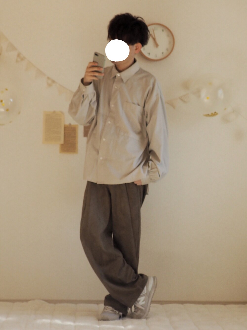 ぺいさんの「サイドスリットオックスレギュラーシャツ（epnok）」を使ったコーディネートの1枚目の写真