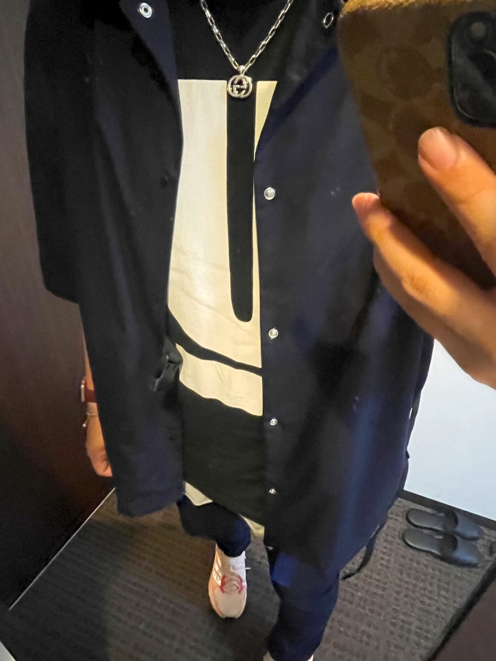 「お洒落さんとつながりたい、Tシャツ、夏、タイロッケン、薬剤師、SUPER THANKS、COACH、UNDERCOVER、アディダス」｜「UNDERCOVERのアイテム（Tシャツ/カットソー、ブラック系）」を使った、けんたろう@猫好き薬剤師さん（メンズ・169cm）の夏コーディネートの1枚目の写真