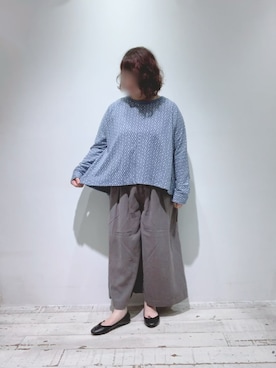 「小花柄」｜「アイテム（バレエシューズ）」を使った、naさん（レディース・155cm）の秋コーディネート