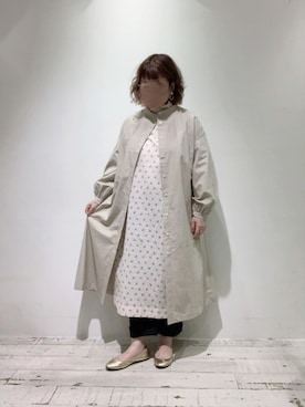「小花柄ワンピース」｜「アイテム（バレエシューズ）」を使った、naさん（レディース・155cm）の秋コーディネート