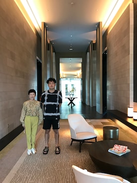 「H&M（エイチ・アンド・エム）のアイテム（パンツ）」を使った、慶太さん（メンズ・180cm）の春コーディネート