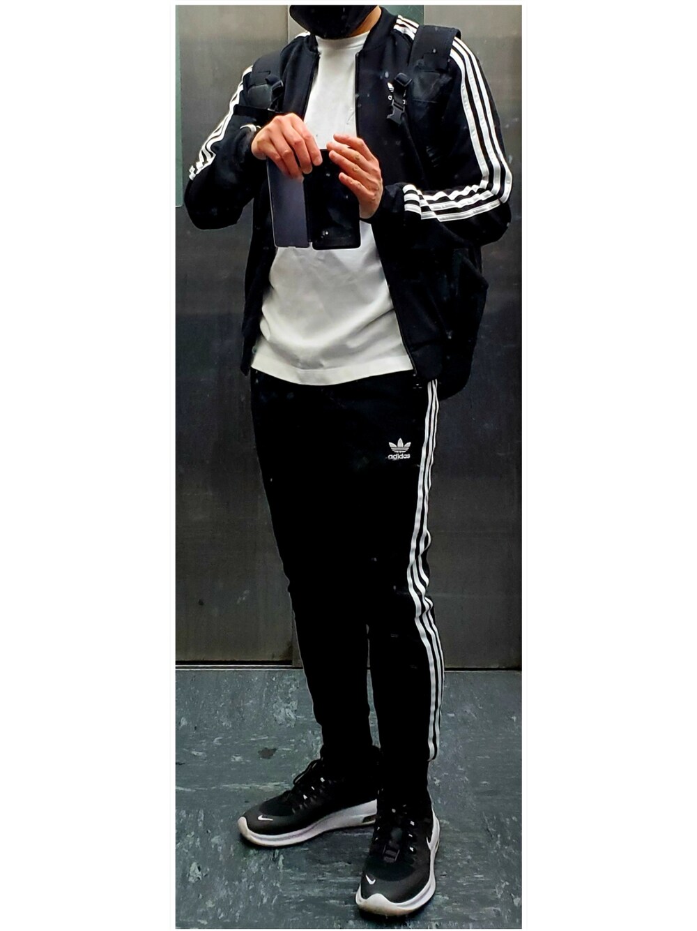 「ジャージ、トラックジャケット、トラックパンツ、スポーツミックス、スニーカー、休日スタイル、adidas、アディダス、adidas originals、アディダスオリジナルス、adidasジャージ、NIKE、ナイキスニーカー、ナイキエアマックス、NIKE AIR MAX」｜「adidasの【adicolor】オリジナルス ジャージ[SST TRACK TOP]（ジャージ、ブラック系）」を使った、YU163さん（メンズ・167cm）の春コーディネートの1枚目の写真