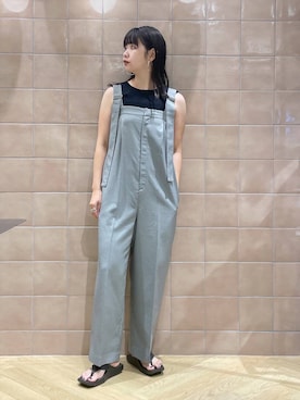 「アイテム（オールインワン・サロペット、グレー系）」を使った、yoshiさん（レディース・164cm）の春コーディネート