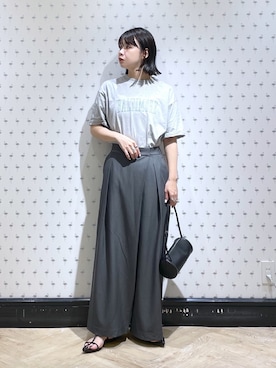「ラップパンツ」｜「アイテム（スラックス）」を使った、yoshiさん（レディース・164cm）の春コーディネート