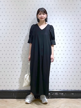 「アパートバイローリーズ」｜「アイテム（スニーカー）」を使った、yoshiさん（レディース・164cm）の春コーディネート