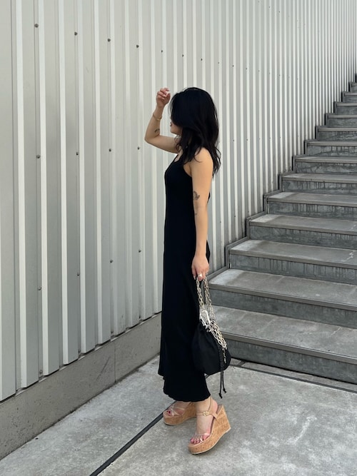 【オフスタイルコーデ】AMIRI スライドサンダル リゾート 抜け感 小さい/大きいサイズ有]Tストラップウェッジソールサンダル[品番