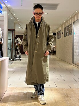 「fredy emue（フレディエミュ）のアイテム（ステンカラーコート）」を使った、ミサキさん（メンズ・165cm）の春コーディネート