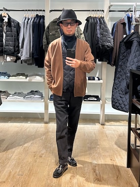 「アイテム（ダウンベスト）」を使った、ミサキさん（メンズ・165cm）の秋コーディネート