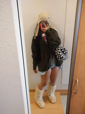 「VIAVANDA（ヴィアヴァンダ）のアイテム」を使った、RURUMIさん（レディース・155cm）の秋コーディネート