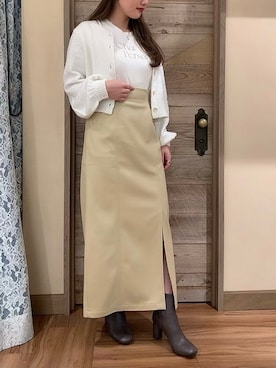 「ME COUTURE（ミークチュール）のアイテム（スカート）」を使った、DEICYさん（レディース・160cm）の秋コーディネート