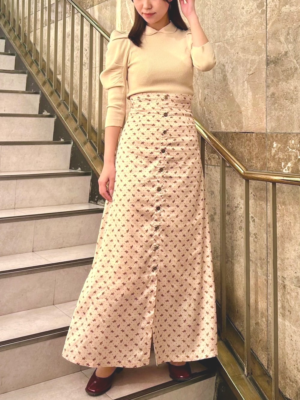 「花柄、スカート、大人女子、お出かけコーデ、骨格ウェーブ、春、春コーデ、deicy、mecouture」｜「ME COUTUREのプチフルールボタンダウンフレアスカート（スカート、ピンク系）」を使った、DEICYさん（レディース・160cm）の冬コーディネートの1枚目の写真