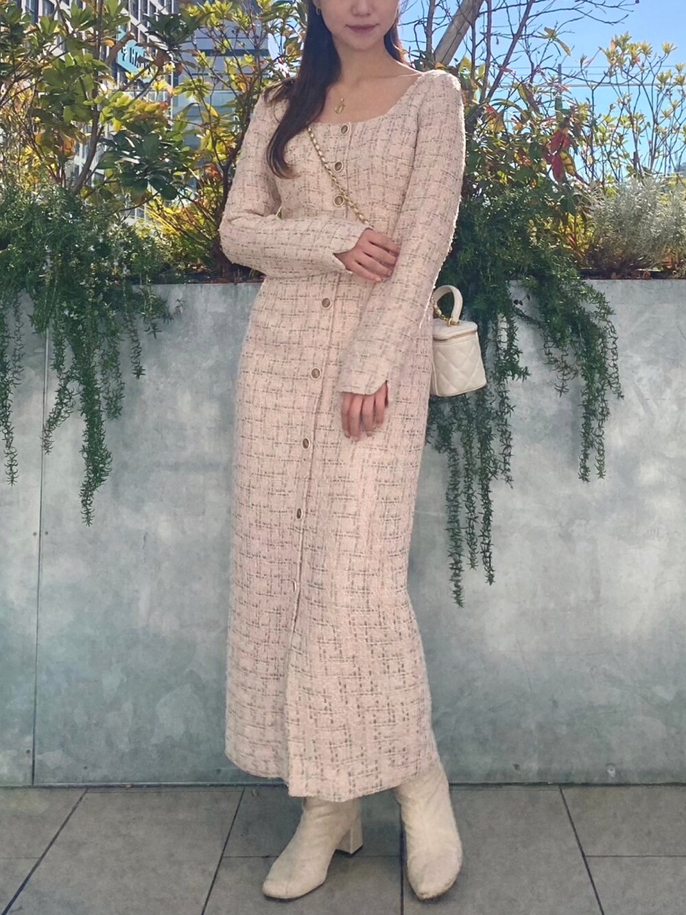 「オトナ女子、ツイード、ワンピース、春コーデ、deicy、mecouture」｜「ME COUTUREのチェックツイードワンピース（ワンピース、ピンク系）」を使った、DEICYさん（レディース・160cm）の冬コーディネートの1枚目の写真