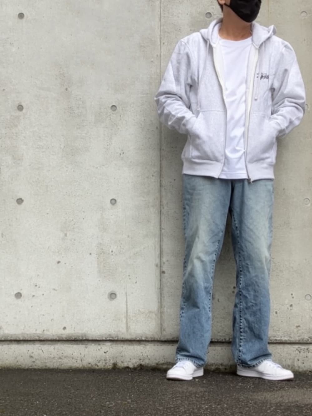 「PR、エドウィン、EDWIN、edwinjapan、デニム、シンプルスタイル、ワイドデニム、秋服まるっと大公開、アダルトおカワたん部」｜「EDWINのXV ワイドデニムパンツ（デニムパンツ、ブルー系）」を使った、イーサン・ハントさん（メンズ・181cm）の秋コーディネートの1枚目の写真