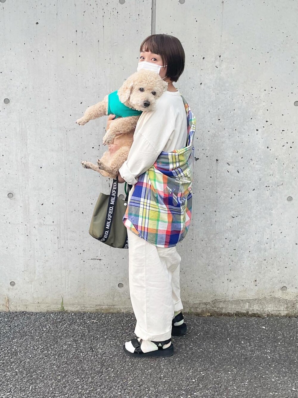 「休日スタイル、GU、SM2、Samansa Mos2、オールインワン、つなぎ、スポサン、スポサン×靴下、靴下屋、低身長」｜「Samansa Mos2のアイテム（オールインワン・サロペット、ホワイト系）」を使った、osonosanさん（レディース・146cm）の夏コーディネートの1枚目の写真