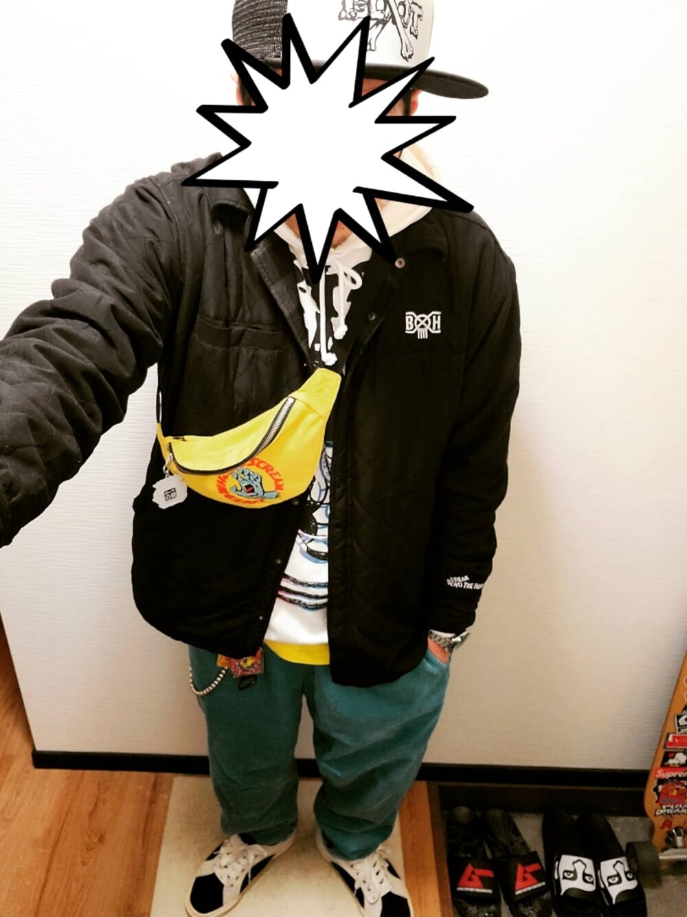 「BOOTCOUTURE、うんこりん、ジョン・ウェイン・ゲイシー、シリアルキラー、BOUNTY HUNTER、バウンティーハンター(BOUNTY HUNTER)、リバーシブル、COOKMAN、コーデュロイ、コーデュロイパンツ、VANS、ランピン、santacruz、スケータースタイル、ストリート」｜「BOOTCOUTUREのアイテム（キャップ、ブラック系）」を使った、きのこ＠毒x毒x毒さん（メンズ・180cm）の冬コーディネートの1枚目の写真