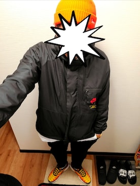 「アイテム（マウンテンパーカー）」を使った、きのこ＠毒x毒x毒さん（メンズ・180cm）の秋コーディネート