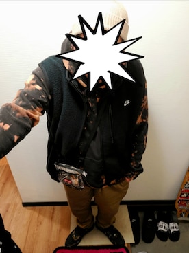 「アイテム（スニーカー）」を使った、きのこ＠毒x毒x毒さん（メンズ・180cm）の秋コーディネート