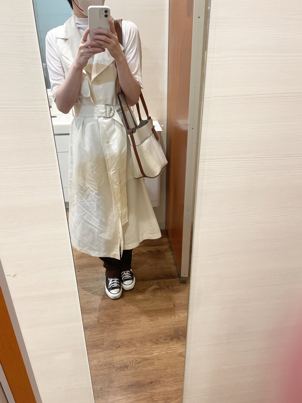 「大人カジュアル、オトナカジュアル、大人女子、休日スタイル、お洒落さんとつながりたい」｜「natural coutureのシアーネット半袖ハイネックプルオーバー（Tシャツ/カットソー、ホワイト系）」を使った、yukaさん（レディース・164cm）の夏コーディネートの1枚目の写真