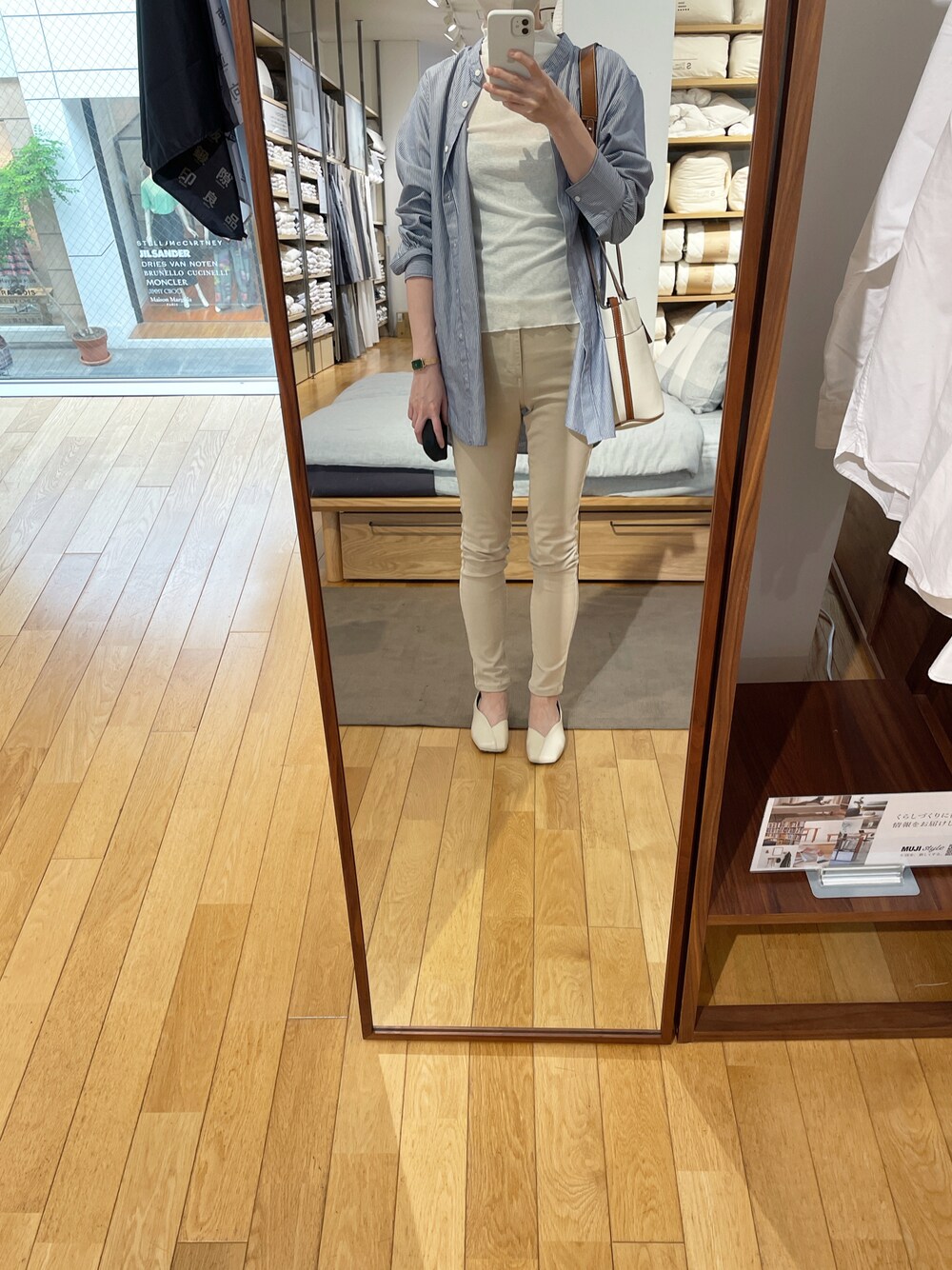 「休日スタイル、シアートップス、大人カジュアル、オトナカジュアル、おしゃれさんと繋がりたい」｜「natural coutureのシアーネット半袖ハイネックプルオーバー（Tシャツ/カットソー、ホワイト系）」を使った、yukaさん（レディース・164cm）の夏コーディネートの1枚目の写真