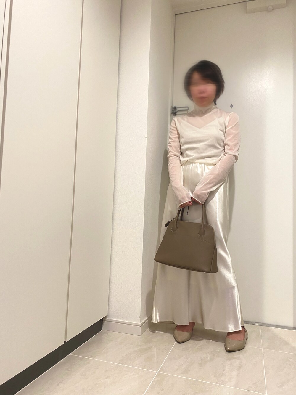 「秋、大人女子、秋のコーデ、低身長女子、大人コーデ、ootd、淡色コーデ、シースルートップス」｜「AmiAmiのバックストラップミュールパンプス（パンプス、ベージュ系）」を使った、hannaさん（骨格ストレート・レディース・150cm）の秋コーディネートの1枚目の写真