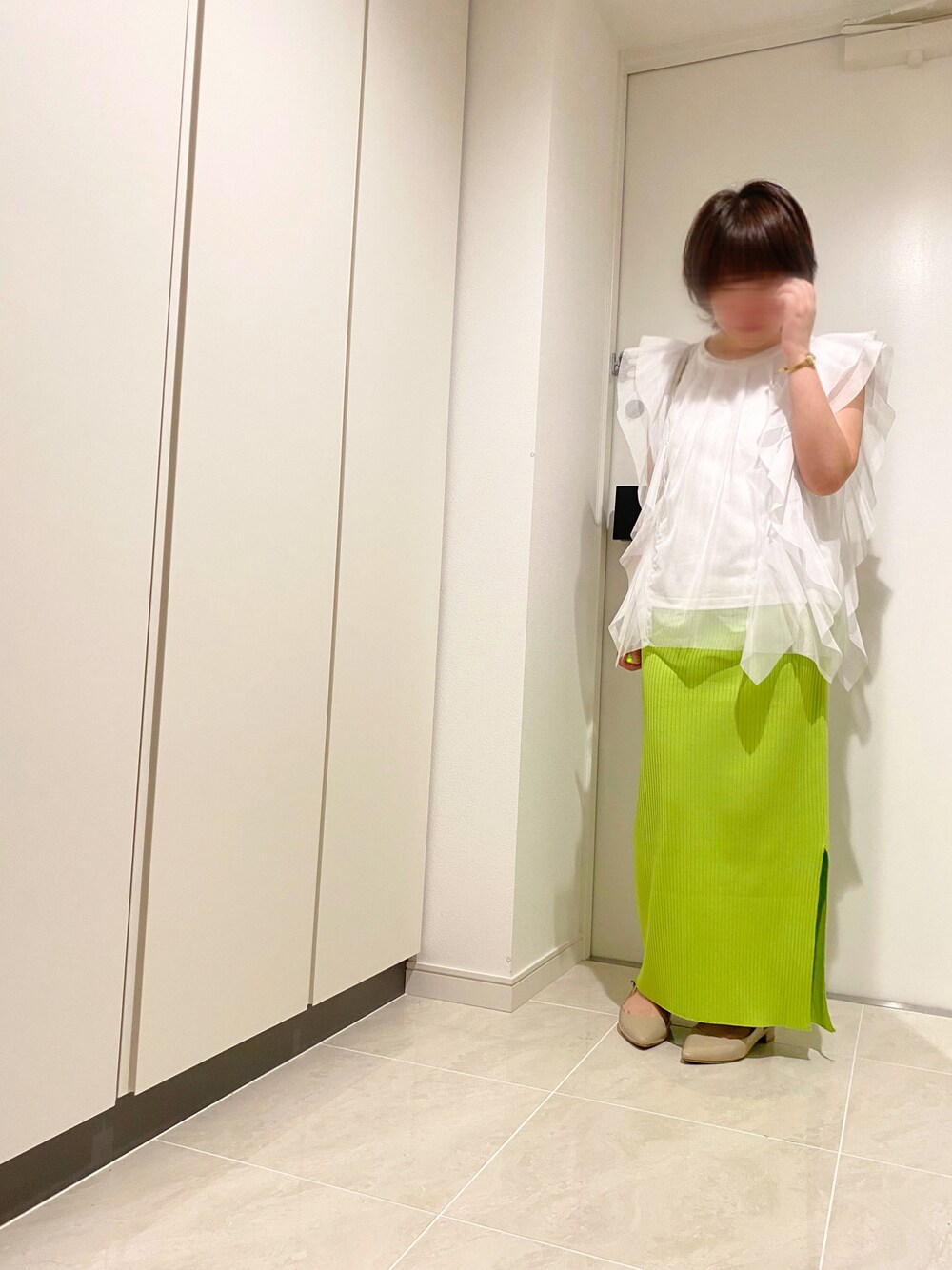 「お出かけコーデ、夏、お洒落さんとつながりたい、ロングスカート、イエベ、30代コーデ」｜「AmiAmiのバックストラップミュールパンプス（パンプス、ベージュ系）」を使った、hannaさん（骨格ストレート・レディース・150cm）の夏コーディネートの1枚目の写真