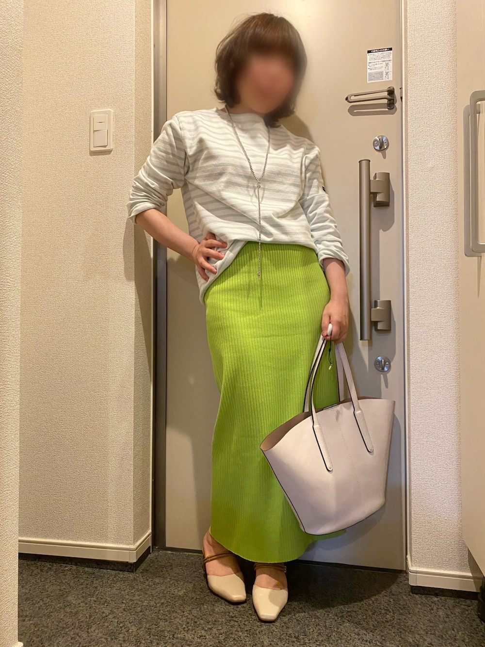「楽チンコーデ、キレイめカジュアル、ootd、ゆるコーデ、～155cm、カラーコーデ、春ファッション」｜「ORiental TRafficのアイテム（スリッポン、ホワイト系）」を使った、hannaさん（骨格ストレート・レディース・150cm）の春コーディネートの1枚目の写真