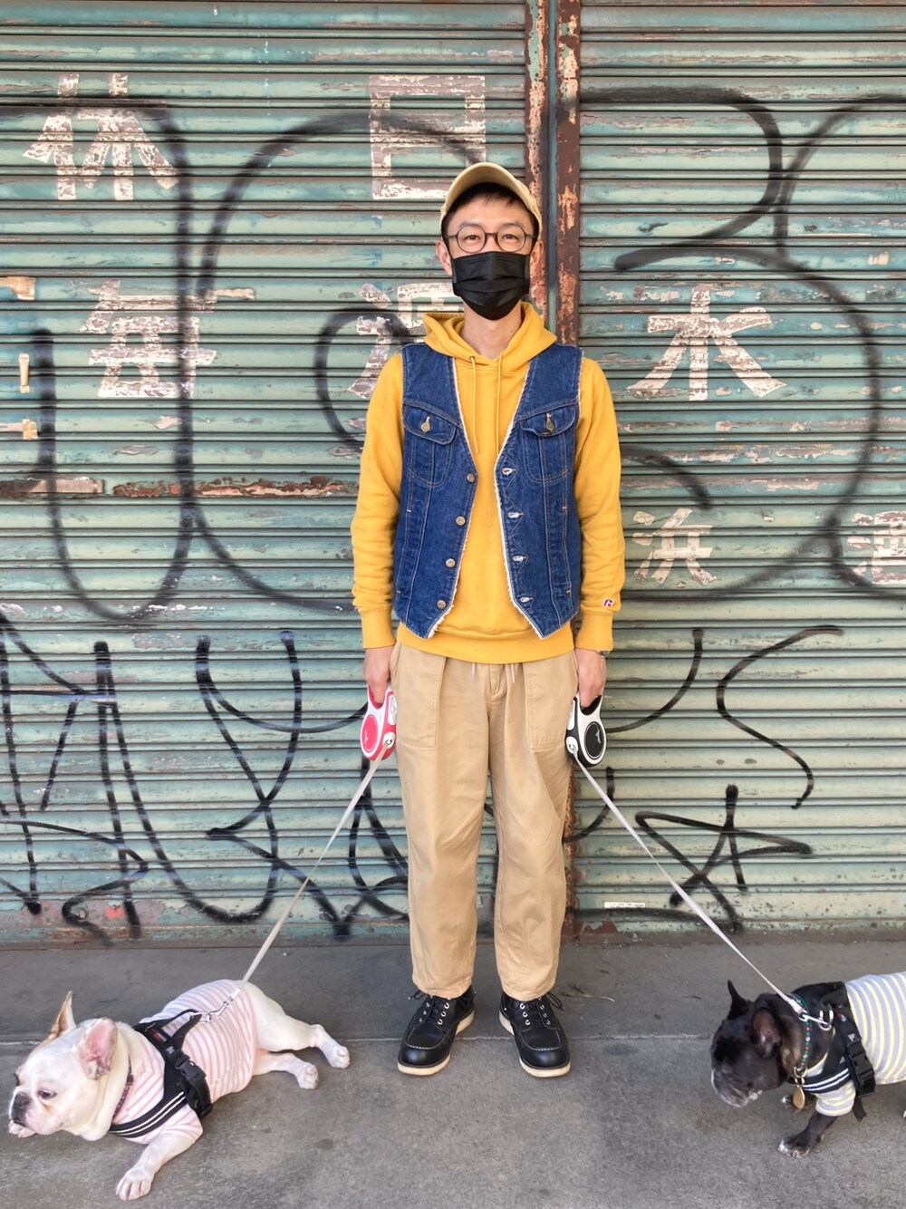 「JUNREDのアイテム（チノパンツ、ベージュ系）」を使った、junodart【official】さん（メンズ・168cm）の冬コーディネートの1枚目の写真