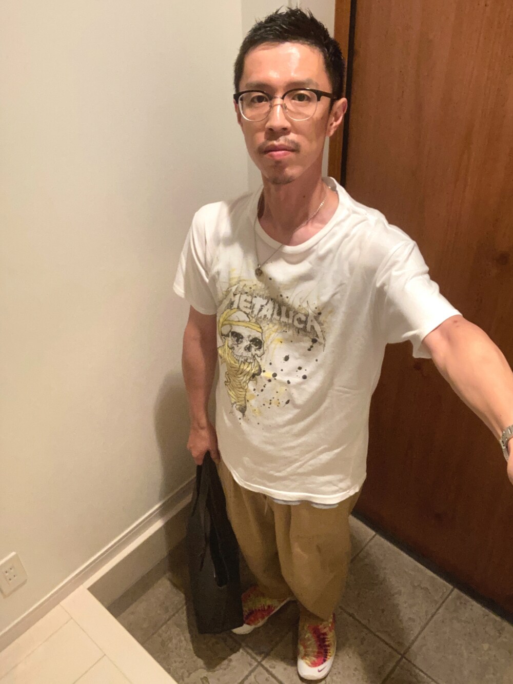 「バンドT、タイダイ」｜「NANO universeのアイテム（Tシャツ/カットソー、ホワイト系）」を使った、junodart【official】さん（メンズ・168cm）の秋コーディネートの1枚目の写真