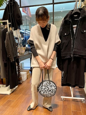 「REMME（レメ）のREMME(レメ)　 Vカットフラットパンプス（パンプス）」を使った、HONTOMOさん（レディース・161cm）の秋コーディネート