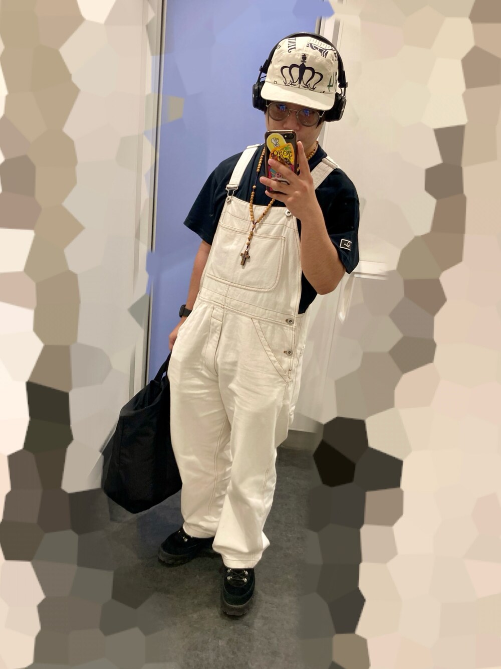 「夏コーデ、黒Tシャツ、キャップ、大人カジュアル、休日コーデ、オーバーオール、NIKE、お出かけコーデ、ootd、スニーカー、サングラス、いいね、save、フォローお願いします🤑、ciaopanic、お洒落さんとつながりたい、低身長」｜「CIAOPANICのアイテム（サロペット/オーバーオール、ベージュ系）」を使った、M4S4T0さん（メンズ・160cm）の夏コーディネートの1枚目の写真