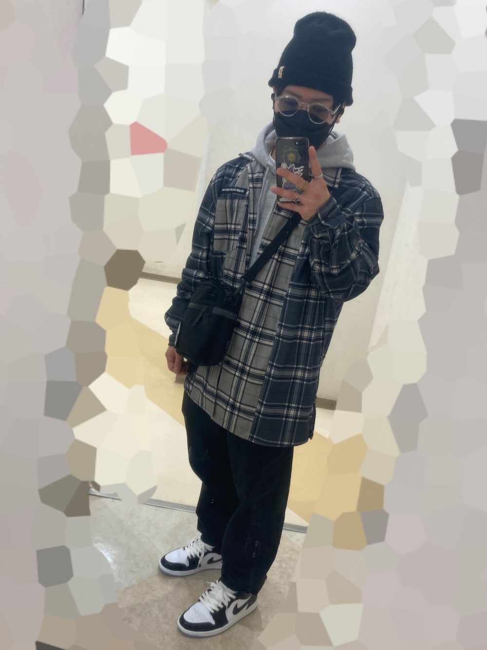 「カジュアル、AIR JORDAN、LEFLAH、element、ゆるコーデ、いいね、save、フォローお願いします🤑、低身長、チェックシャツ、ストリート、スニーカー、サングラス、A.D.S.R.、パーカー、ニット帽、オーバーサイズ」｜「ELEMENTのアイテム（パンツ、ブラック系）」を使った、M4S4T0さん（メンズ・160cm）の冬コーディネートの1枚目の写真