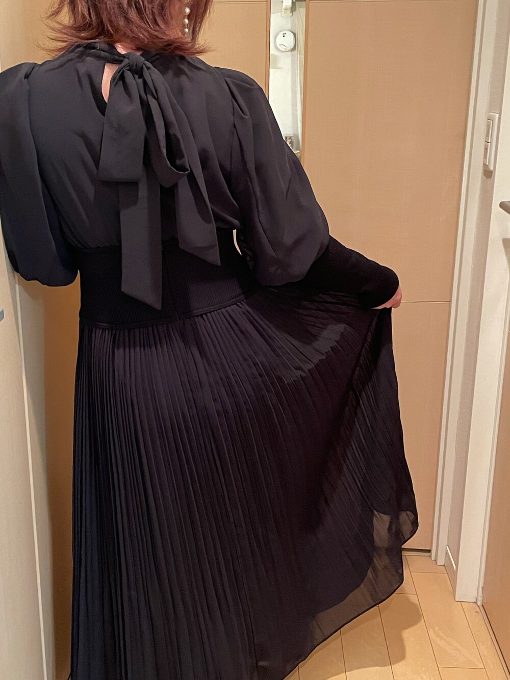「おしゃれさんと繋がりたい、snidel、オトナ女子」｜「SNIDELのアイテム（ワンピース、ブラック系）」を使った、JIMINlEさん（レディース・156cm）の冬コーディネートの1枚目の写真