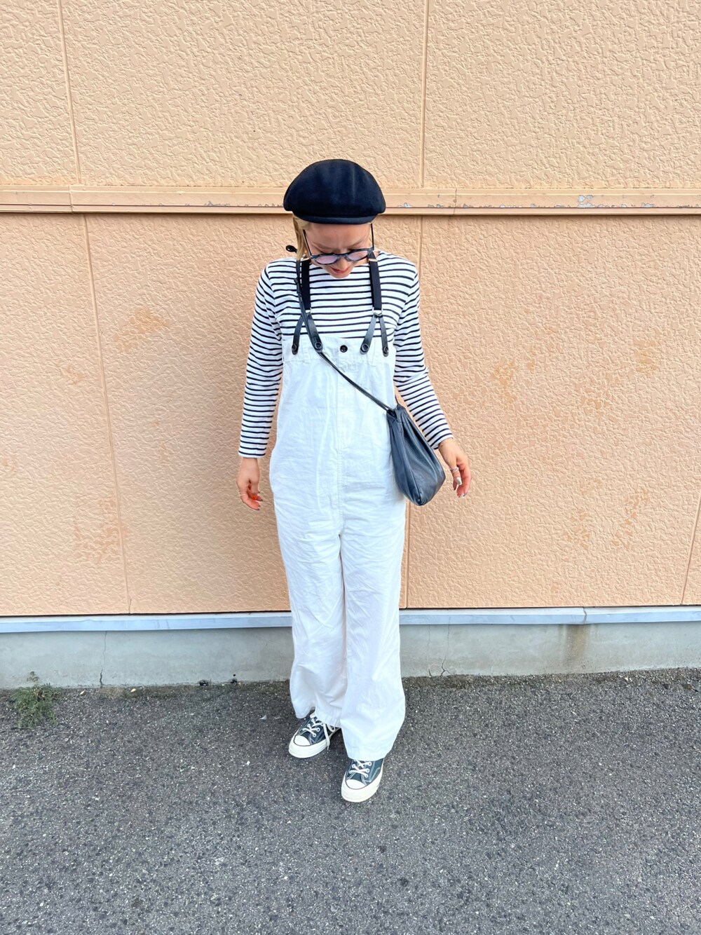 「秋ルック紹介するよ、秋のコーデ、オトナカジュアル、おしゃれさんと繋がりたい、ootd、カジュアルコーデ、ママコーデ、シンプルコーデ、着回しコーデ」｜「CANAL JEANのアイテム（サロペット/オーバーオール、ホワイト系）」を使った、aiさん（レディース・161cm）の秋コーディネートの1枚目の写真