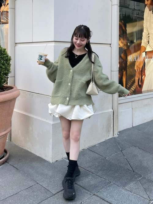 「hinari(ヒナリ)のシャギーニットカーディガン(カーディガン/ボレロ)」を使った、まるさん(レディース・153cm)の秋コーディネート