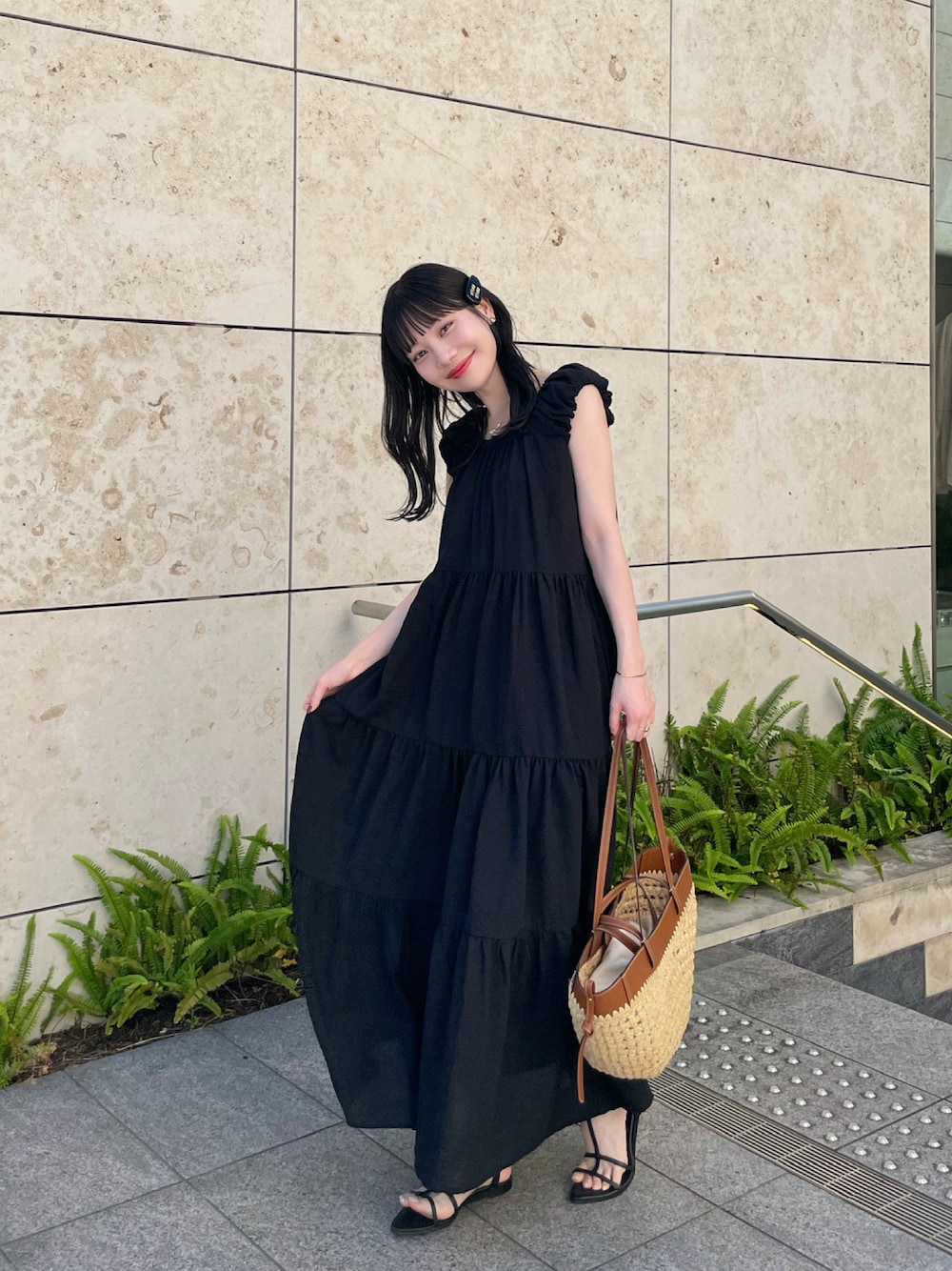 hinari（ヒナリ）の「バックリボンティアードワンピ（ワンピース