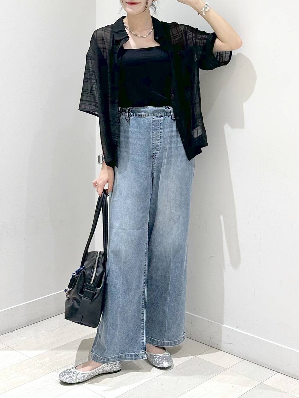 「カジュアル、着痩せ、ベーシック/シンプル、夏コーデ、デニムパンツ」｜「GLOBAL WORKのらくっション撥水バレエ/135873（バレエシューズ、シルバー系）」を使った、ぽてとさん（レディース・158cm）の夏コーディネートの1枚目の写真