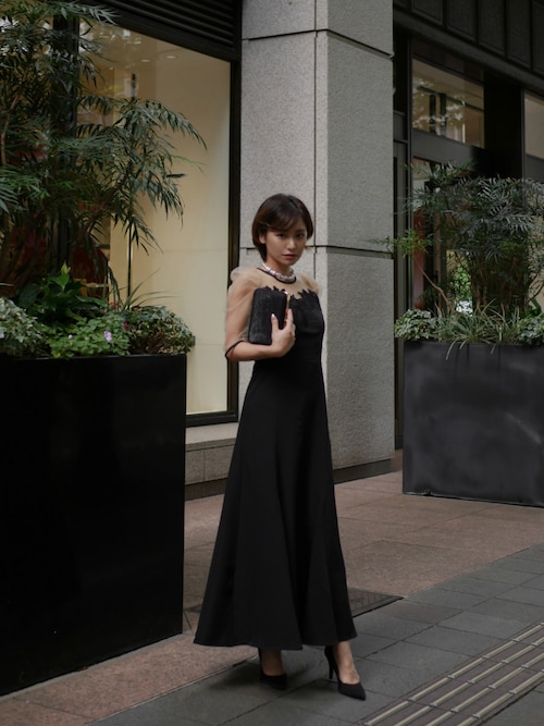romano cut lace dress