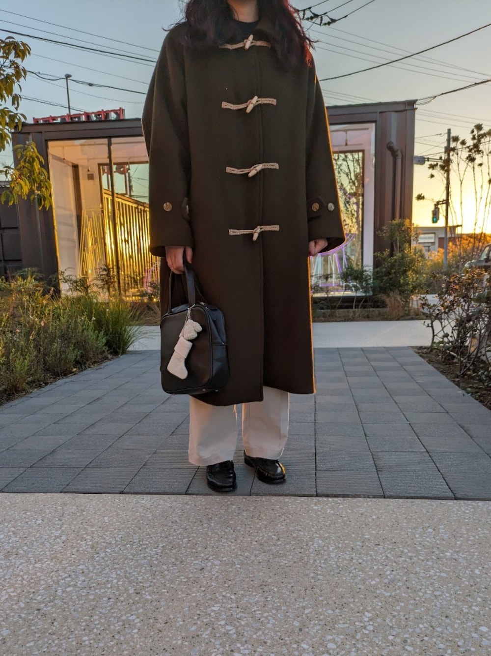 「ロングコート、シンプルコーデ、冬のコーデ、ootd、おしゃれさんと繋がりたい」｜「iamyukiのアイテム（ピーコート、グリーン系）」を使った、megさん（レディース・160cm）の冬コーディネートの1枚目の写真