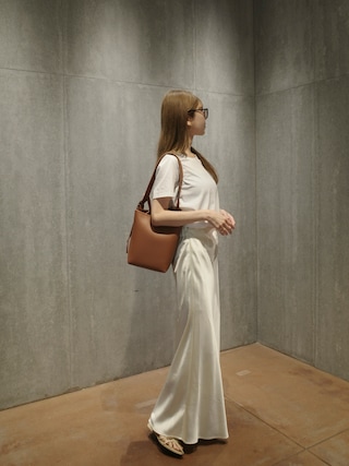 「UR'S(ユアーズ)のサテンマーメイドマキシスカート(スカート)」を使った、kannaさん(レディース・162cm)の夏コーディネート