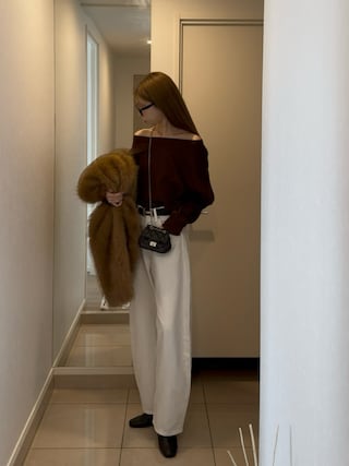 「andme（アンドミー）の【新色追加】ボリューム袖オフショルダースウェットトップス（スウェット）」を使った、kannaさん（レディース・162cm）の冬コーディネート