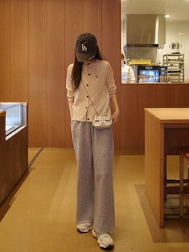 「アイテム（スニーカー）」を使った、kannaさん（レディース・162cm）の秋コーディネート