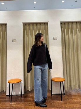 「URBAN RESEARCH（アーバンリサーチ）のテープヤーンVネック畦ニット（ニット/セーター）」を使った、オカモトさん（レディース・155cm）の冬コーディネート
