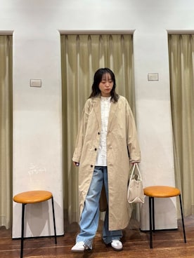 「ブラウスが主役の春コーデ」｜「アイテム（その他アウター）」を使った、オカモトさん（レディース・155cm）の春コーディネート