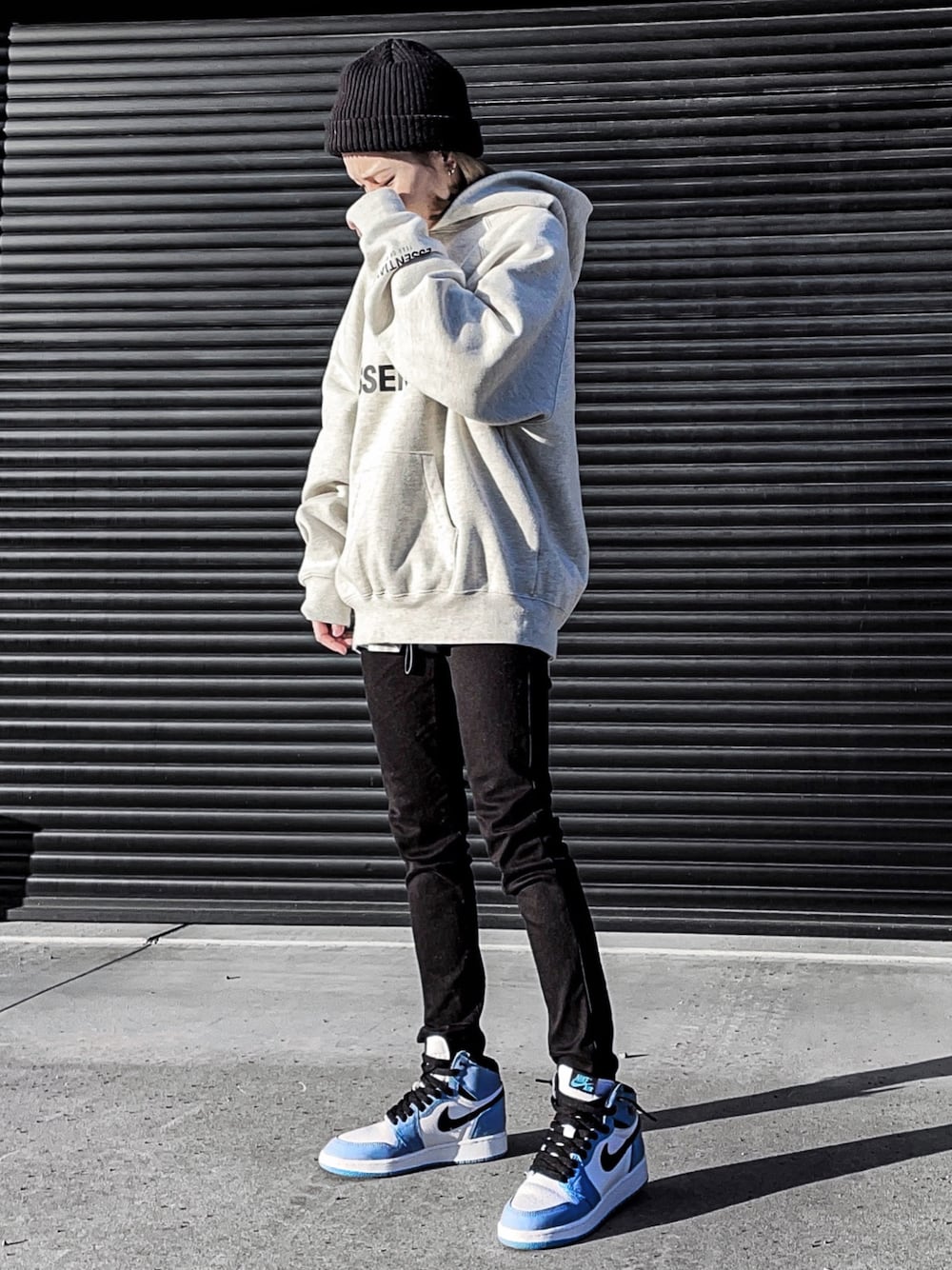 「スウェット、スニーカー、シンプル、NIKE、ニット帽、UNIQLO、ストリート、オーバーサイズ、ビッグシルエット、休日スタイル、メンズライク、ハイカットスニーカー、ESSENTIALS」｜「Championの【Champion】ローニットワッチ/ビーニー（ニットキャップ/ビーニー、ブラック系）」を使った、Yu☺︎さん（レディース・150cm）の秋コーディネートの1枚目の写真