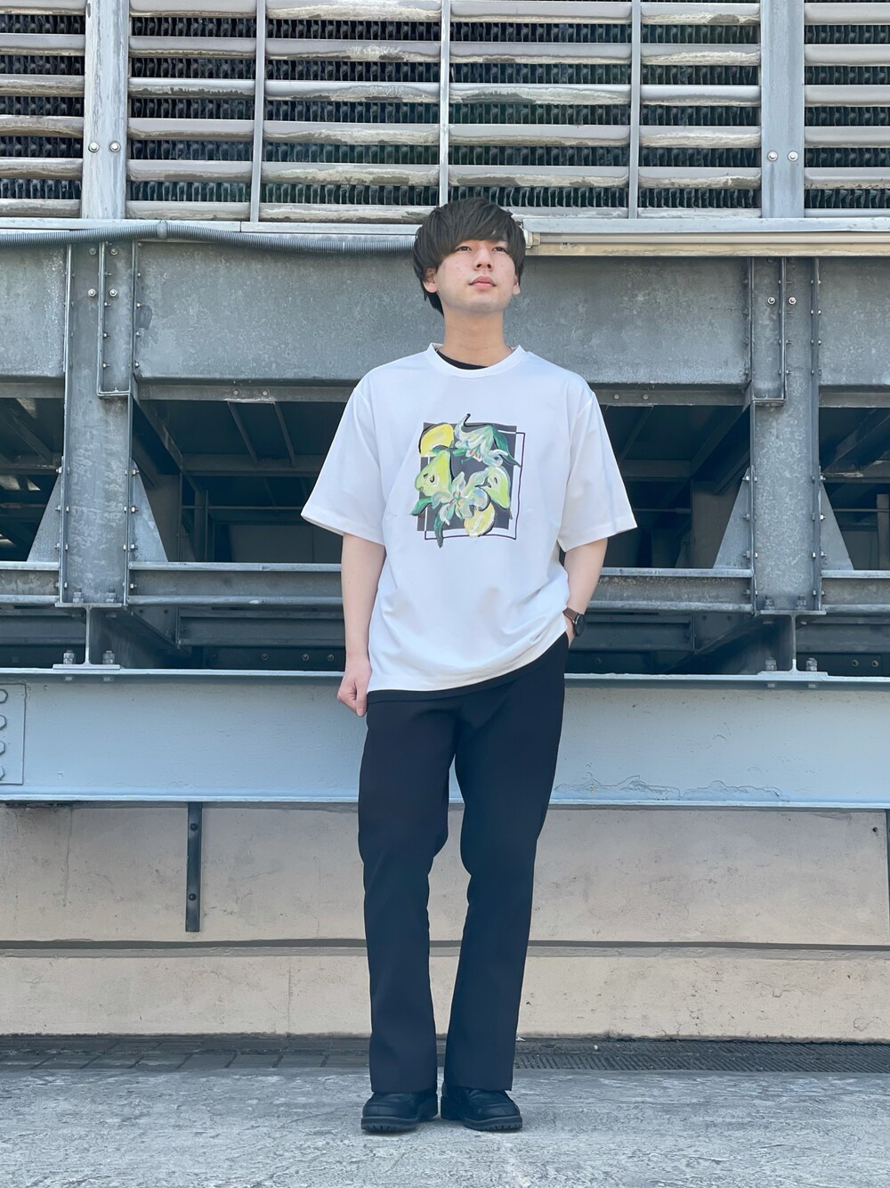 「ootd、休日スタイル、夏コーデ、お洒落さんとつながりたい、フルーツ柄、きれいめカジュアル、フレアパンツ、いいね、save、フォローお願いします🤑、新宿ルミネエスト、tk.TAKEO KIKUCHI」｜「tk.TAKEO KIKUCHIのリリーアンドフルーツカットソー（Tシャツ/カットソー、ホワイト系）」を使った、新宿ルミネエストtkさん（メンズ・173cm）の春コーディネートの1枚目の写真