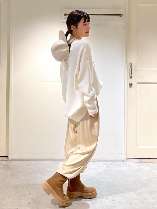 アンティアン　イージーパンツ　シルク　美品　夏用 アニュアンス anuans サテンスラックスイージーパンツ （IVORY