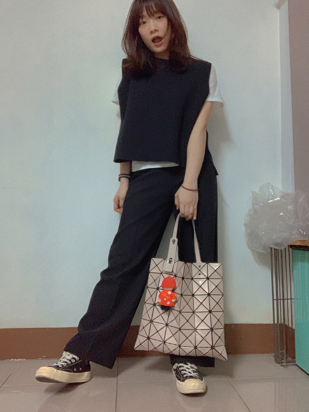 「ootd、秋分の日」｜「ISSEY MIYAKEのアイテム（トートバッグ、ベージュ系）」を使った、TKさん（レディース・156cm）の秋コーディネートの1枚目の写真