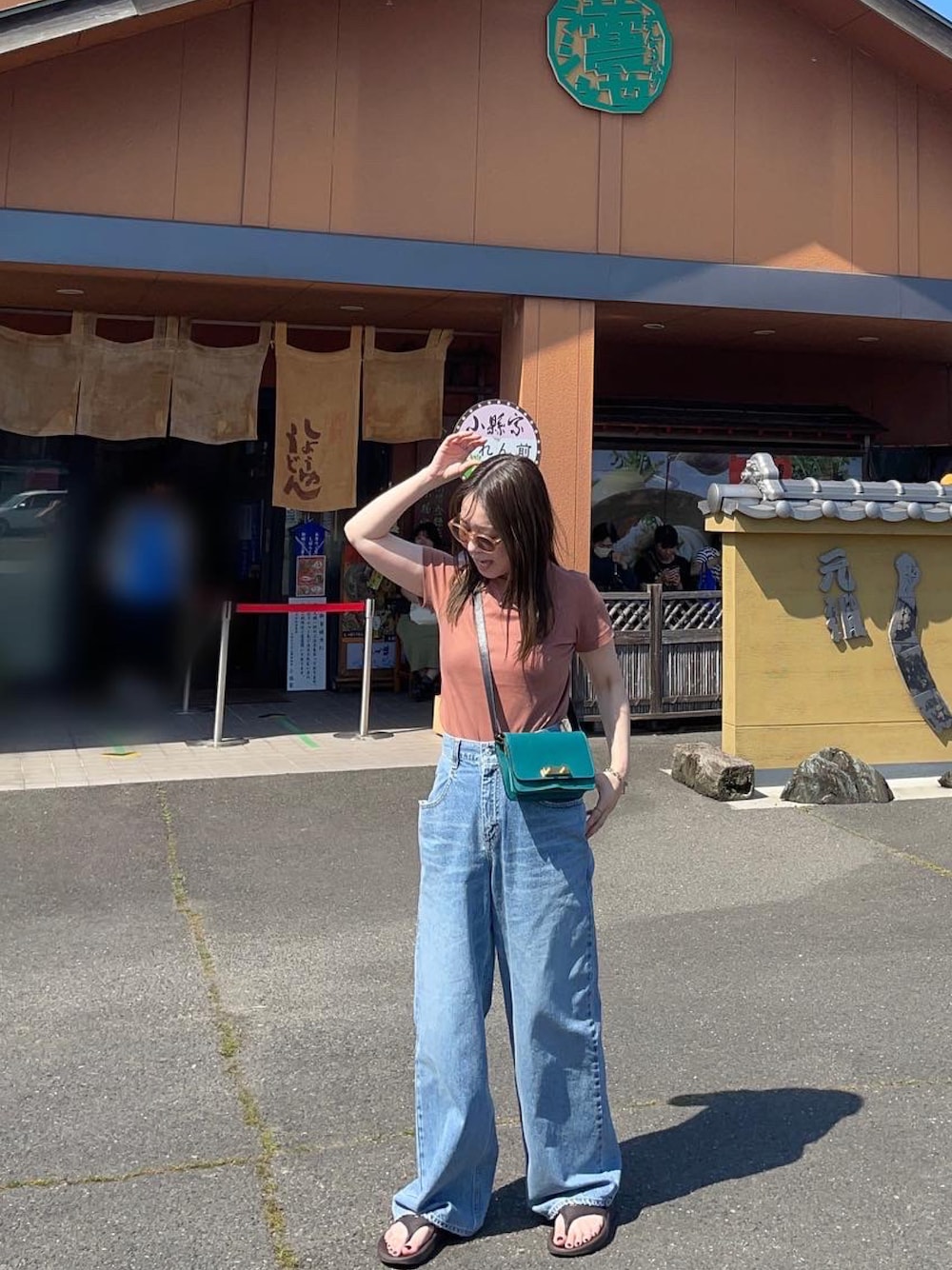 「夏だ！Tシャツ着よう！、夏コーデ、オトナカワイイ、サンダルコーデ、ユニクロU、ユニクロ、デニム、デニムコーデ、リラックススタイル、おしゃれさんと繋がりたい、大人カジュアルコーデ、楽チンコーデ」｜「plageの《追加》【R’IAM】WIDE デニム（デニムパンツ、ブルー系）」を使った、keicoさん（レディース・156cm）の夏コーディネートの1枚目の写真